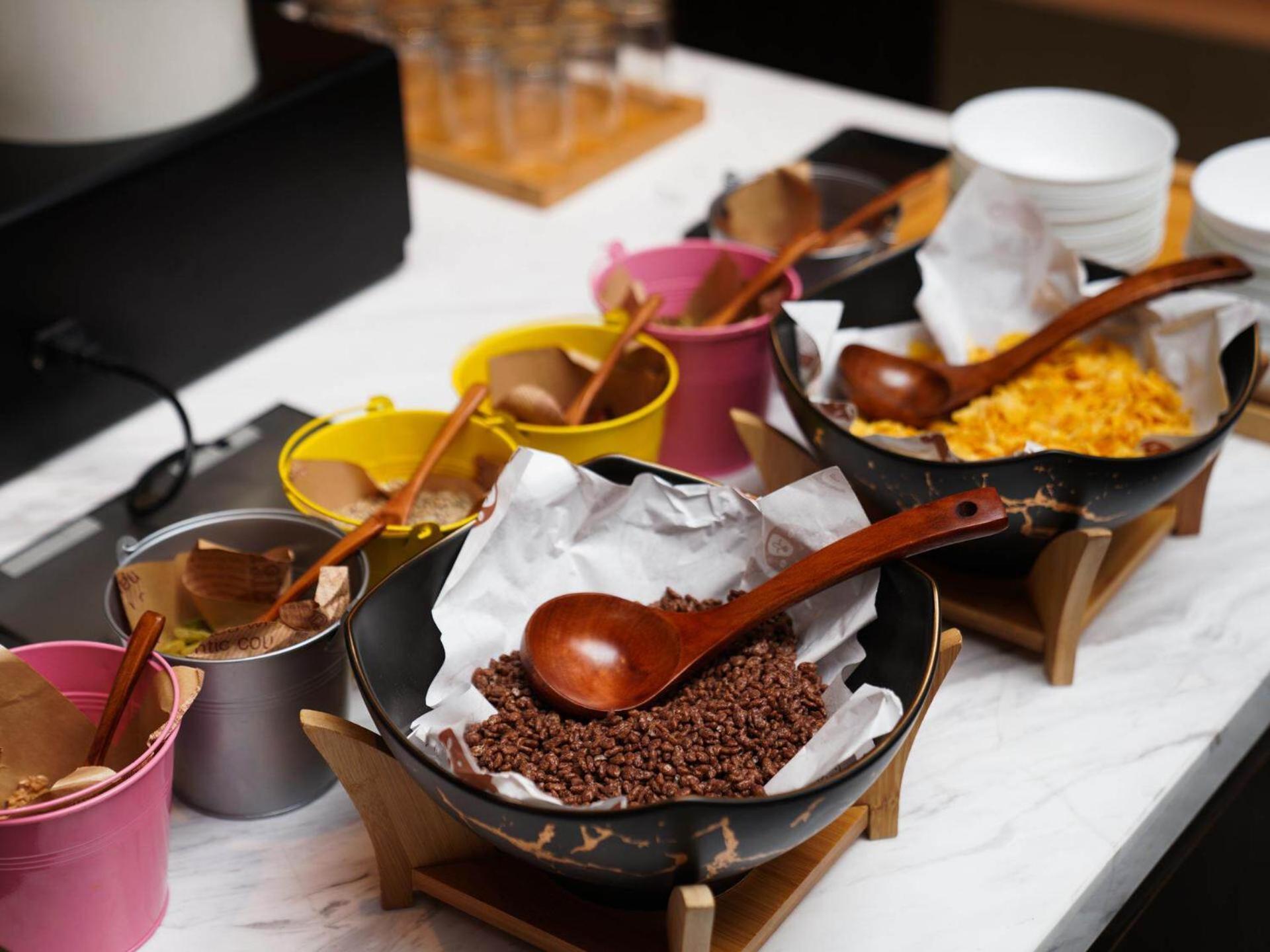 Park Inn By Radisson Nanchong Yilong Star City Plaza Екстер'єр фото