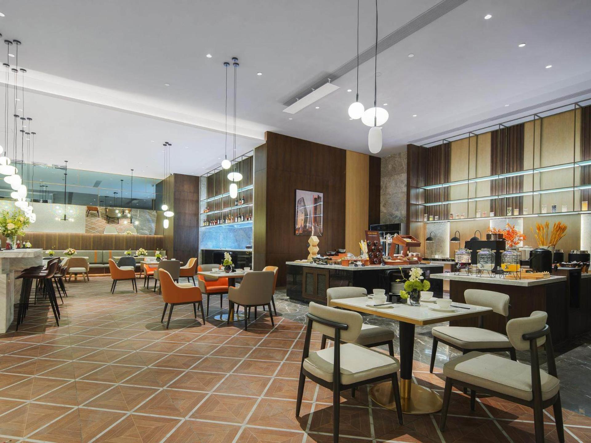 Park Inn By Radisson Nanchong Yilong Star City Plaza Екстер'єр фото